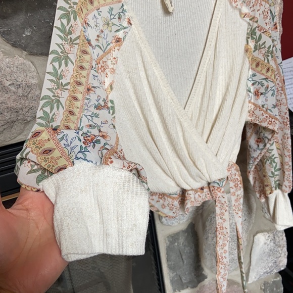 Blu Pepper Floral Sheer Sleeve Top - Picture 3 of 5